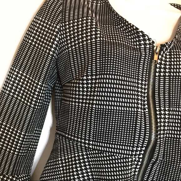 NWOT Zip-up peplum top - Picture 3 of 6